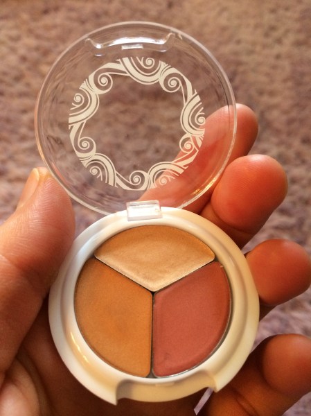 Friday Favorites – Vegan Cuts Fall/Winter Style Box Featuring Pewilben Mini Sleek Black Vegan Leather Bangles