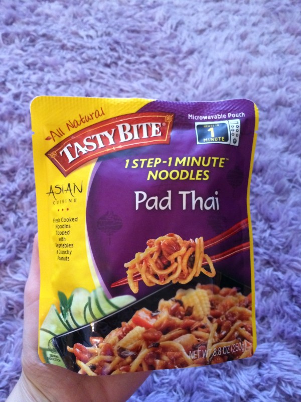 Unboxing the July Vegan Cuts Snack Box – Tasty Bite Pad Thai, Santa Barbara Ranch World Peas & More