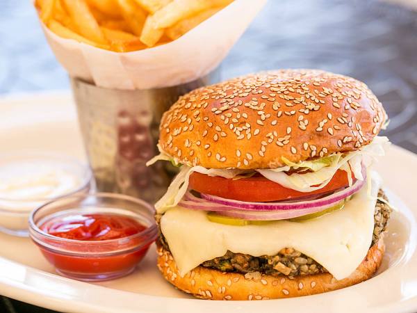 Veggie Burger of the Month – The Cheesecake Factory Veggie Burger